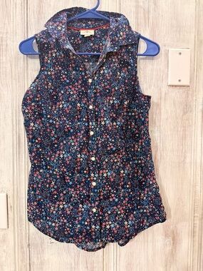 St. John's Bay Navy Sleeveless Star-Print Button Down